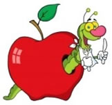 gusano saliendo de una manzana